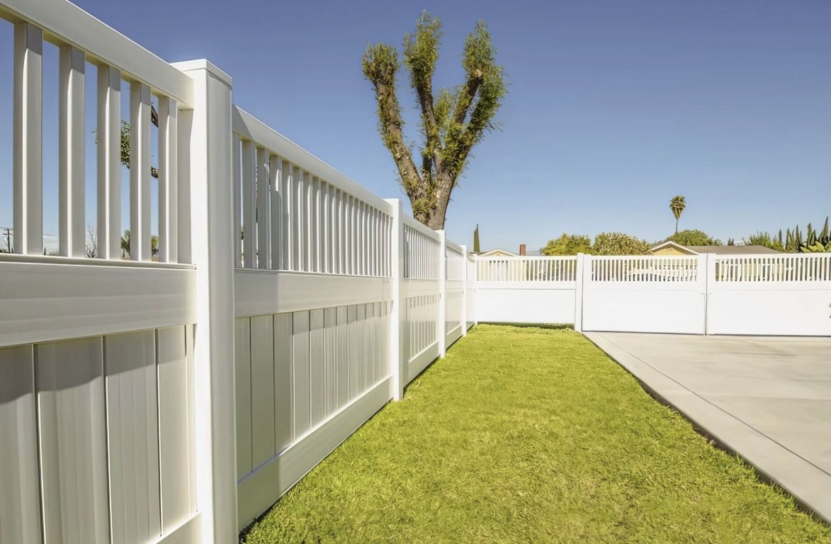 Vinyl Fence Installation services in Laredo, TX